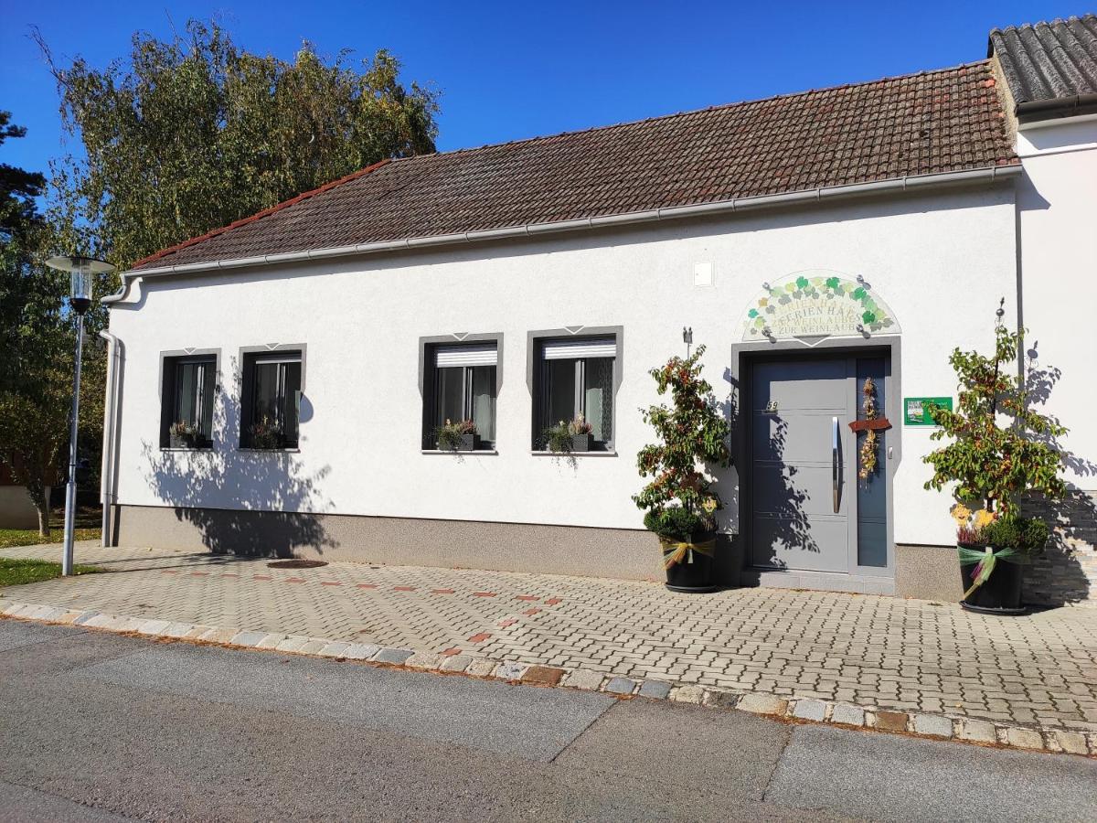 Villa Zur Weinlaube à Mönchhof Extérieur photo